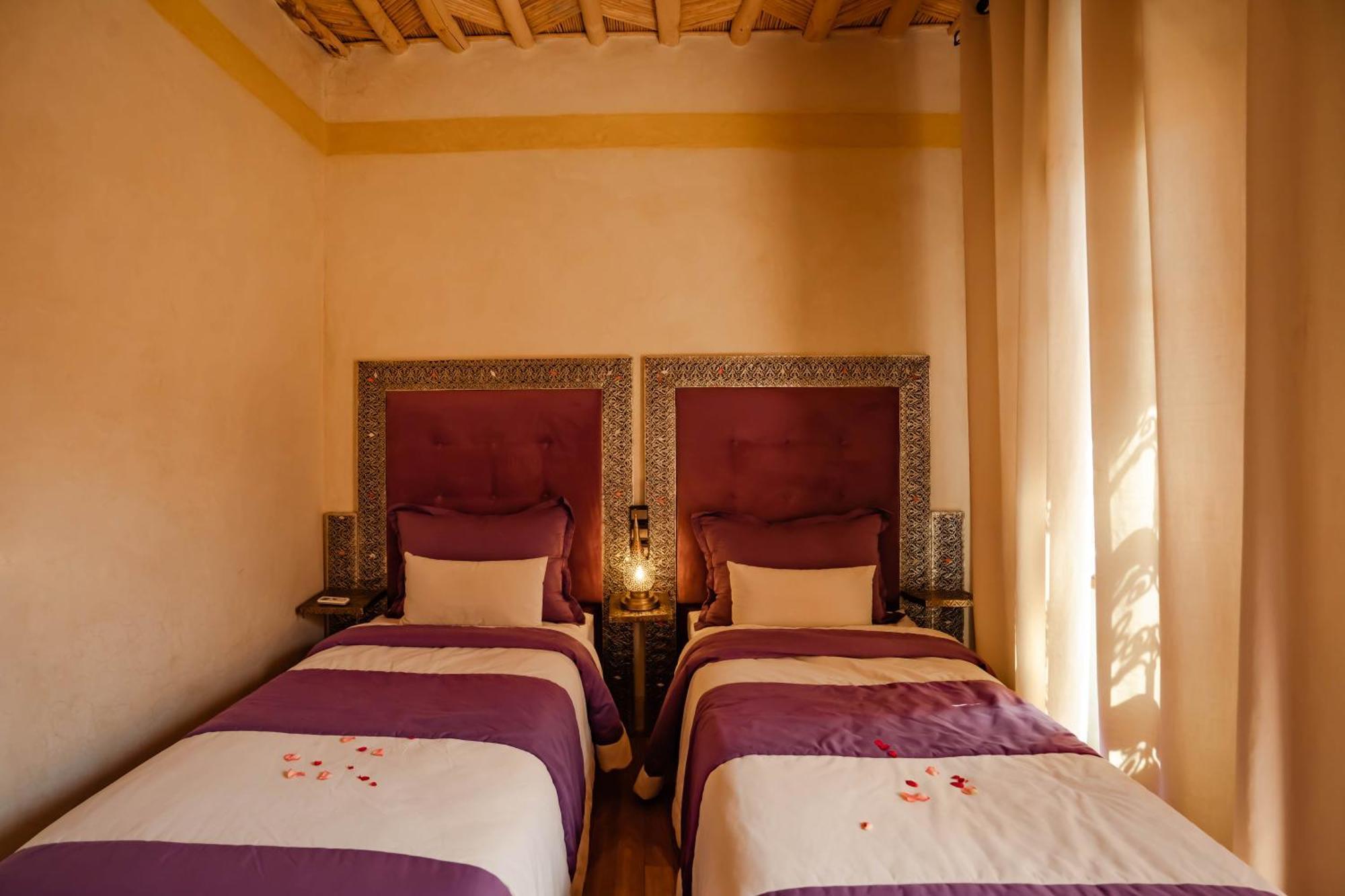 Kasbah Tizzarouine Bed & Breakfast Boumalne Exterior foto